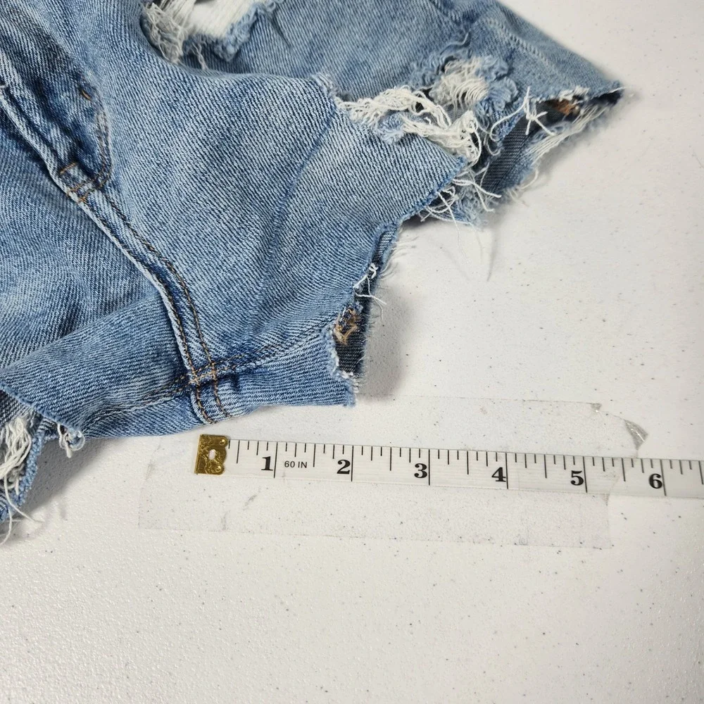 American Eagle Mom Jean Shorts Light Wash Distressed Ripped Denim‎ Womens Size 0